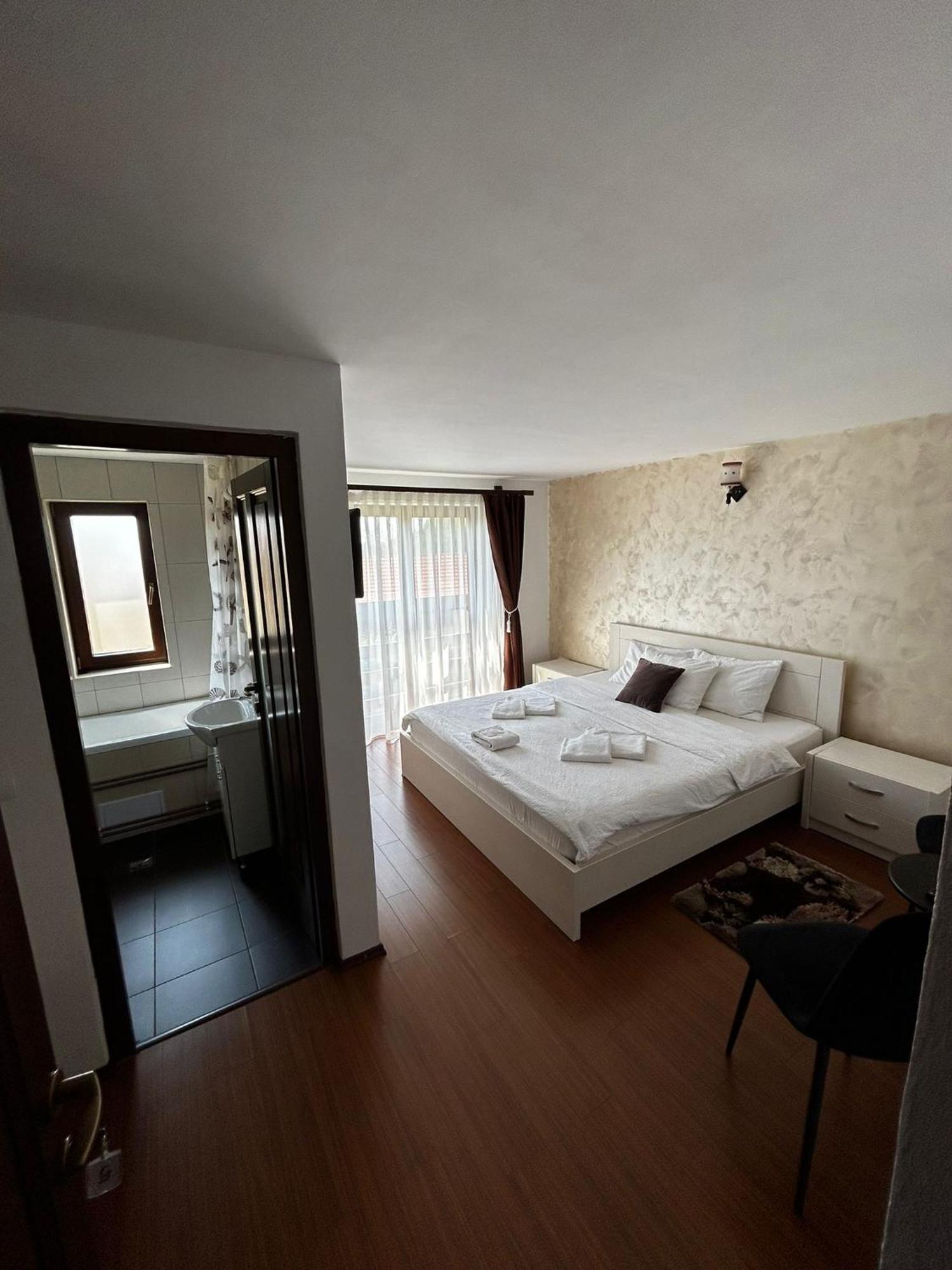 Hotel Casa Larisa à Chiscau Extérieur photo